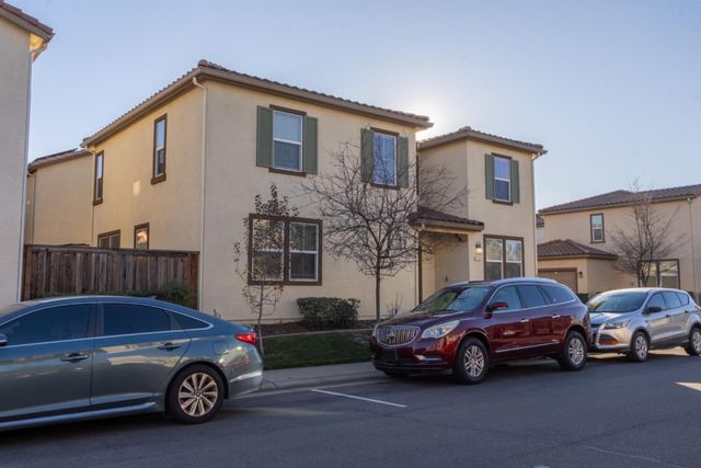 8130 Astaire Ln, Fair Oaks, CA 95628