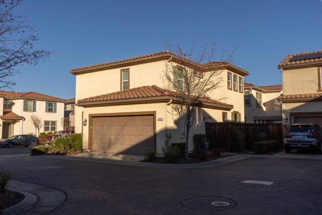 8130 Astaire Ln, Fair Oaks, CA 95628