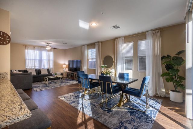 8130 Astaire Ln, Fair Oaks, CA 95628