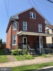 442 E E LIBERTY STREET, Chambersburg, PA 17201