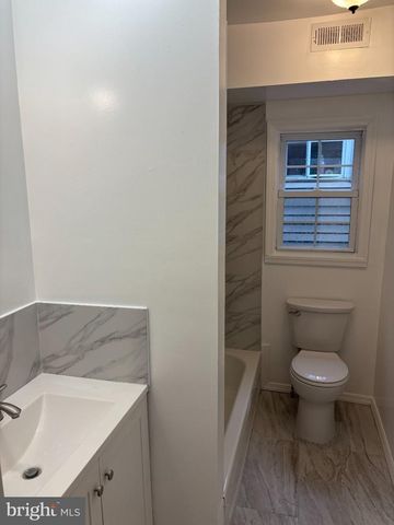 80 RACE ST, Trenton, NJ 08638