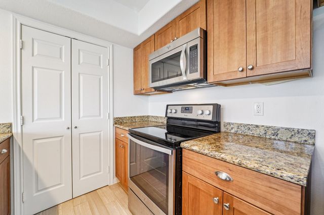 4207 Reeves Drive, Galveston, TX 77554