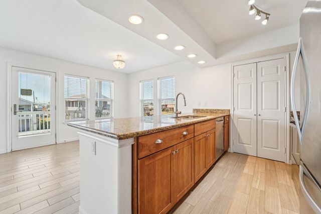 4207 Reeves Drive, Galveston, TX 77554