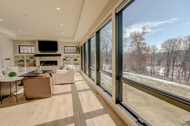 21 Cherrywood Circle, North Oaks, MN 55127