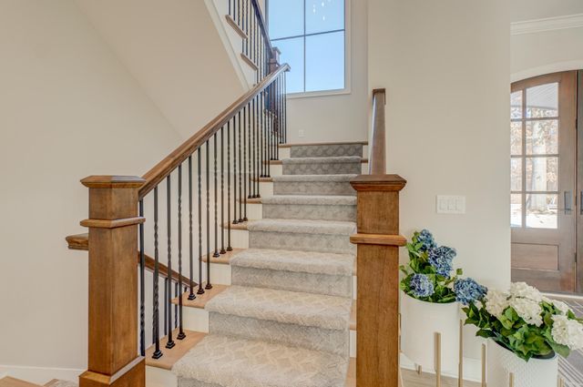 21 Cherrywood Circle, North Oaks, MN 55127