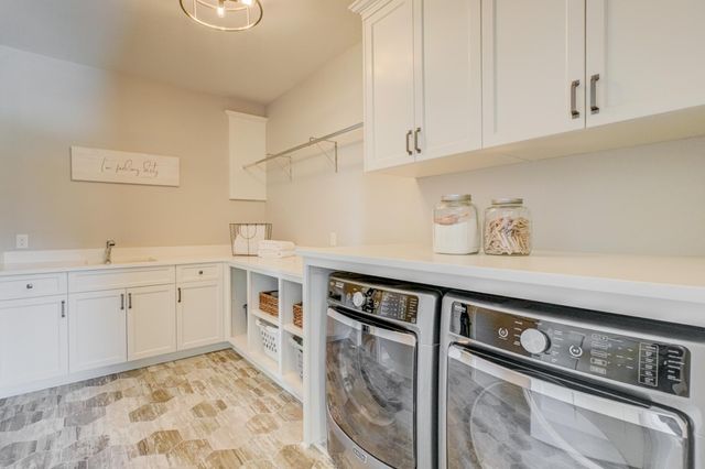21 Cherrywood Circle, North Oaks, MN 55127