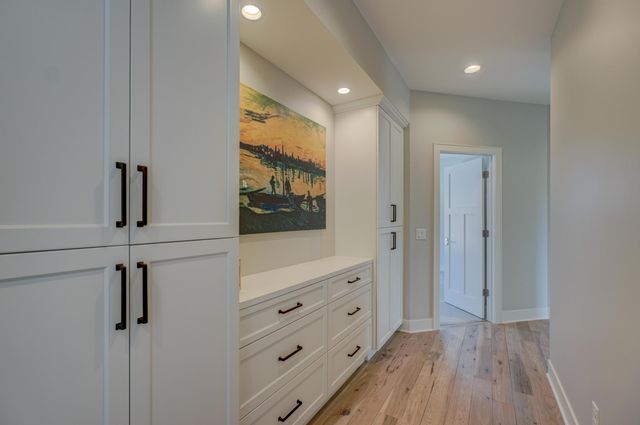 21 Cherrywood Circle, North Oaks, MN 55127