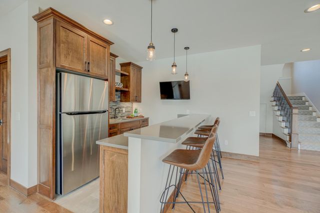 21 Cherrywood Circle, North Oaks, MN 55127