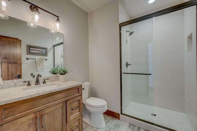 21 Cherrywood Circle, North Oaks, MN 55127