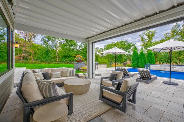 21 Cherrywood Circle, North Oaks, MN 55127