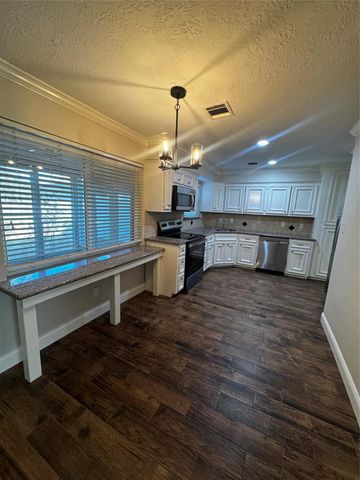 5535 Enchanted Timbers Drive, Humble, TX 77346