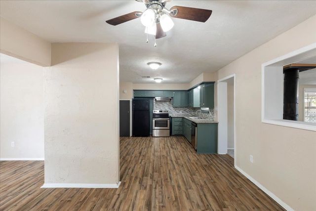 118 NE Angus St, Lawton, OK 73507