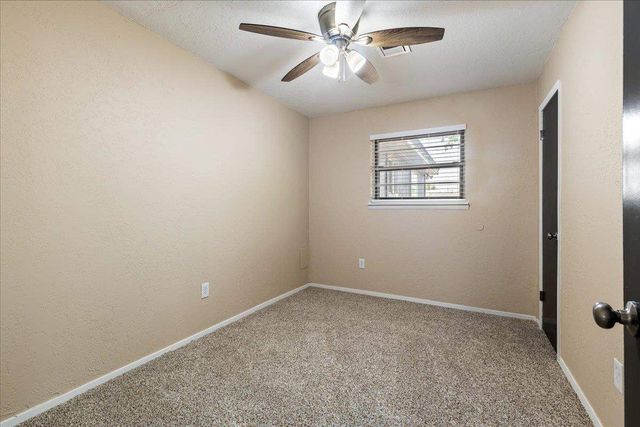118 NE Angus St, Lawton, OK 73507
