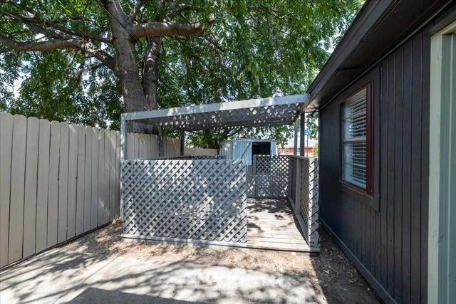 118 NE Angus St, Lawton, OK 73507