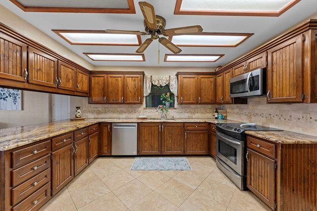 5013 Zenner-Ahrens Rd, Kerrville, TX 78028
