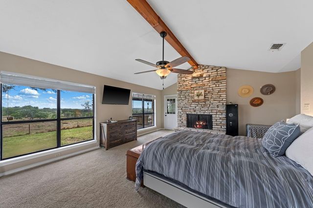 5013 Zenner-Ahrens Rd, Kerrville, TX 78028