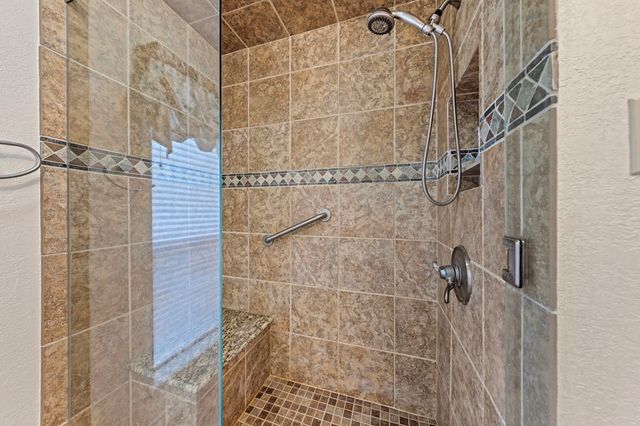 5013 Zenner-Ahrens Rd, Kerrville, TX 78028