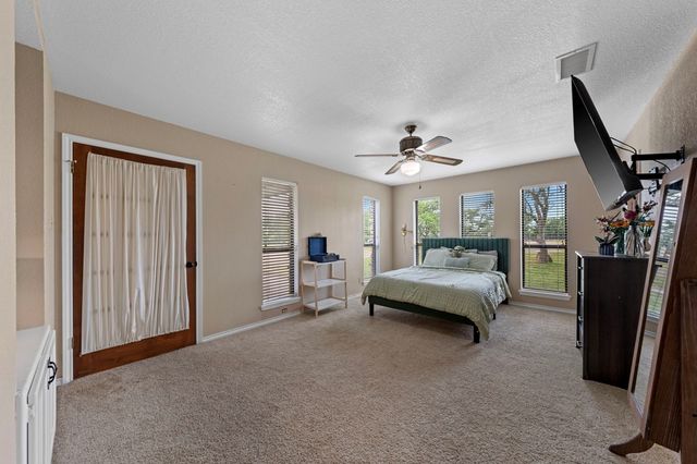 5013 Zenner-Ahrens Rd, Kerrville, TX 78028