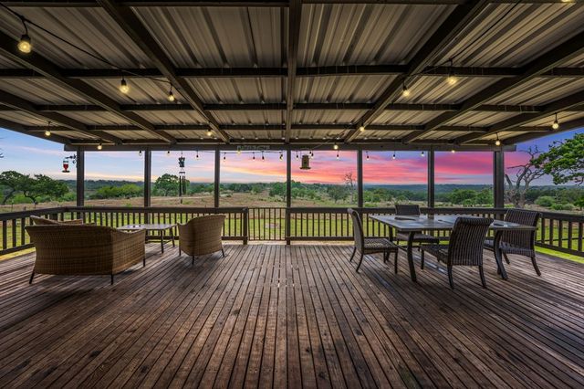 5013 Zenner-Ahrens Rd, Kerrville, TX 78028
