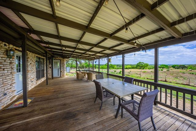 5013 Zenner-Ahrens Rd, Kerrville, TX 78028