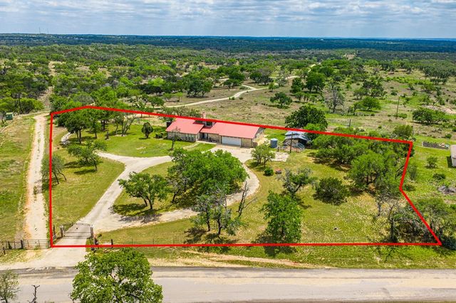 5013 Zenner-Ahrens Rd, Kerrville, TX 78028
