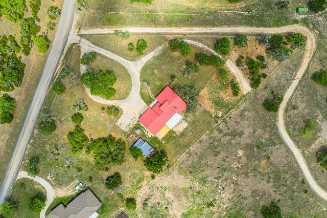 5013 Zenner-Ahrens Rd, Kerrville, TX 78028