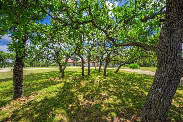 5013 Zenner-Ahrens Rd, Kerrville, TX 78028