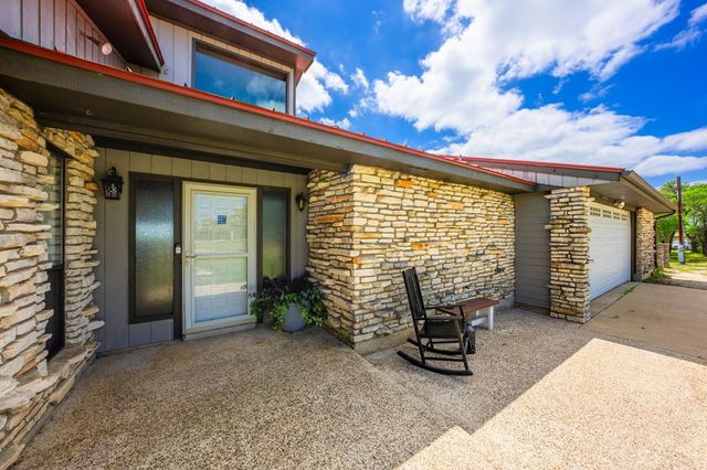 5013 Zenner-Ahrens Rd, Kerrville, TX 78028