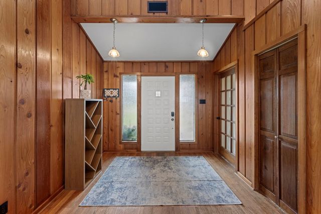 5013 Zenner-Ahrens Rd, Kerrville, TX 78028