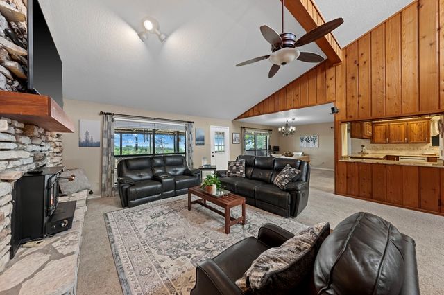 5013 Zenner-Ahrens Rd, Kerrville, TX 78028