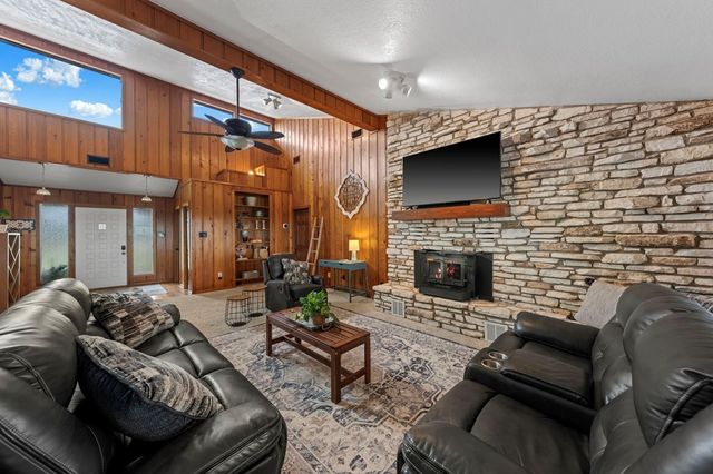 5013 Zenner-Ahrens Rd, Kerrville, TX 78028