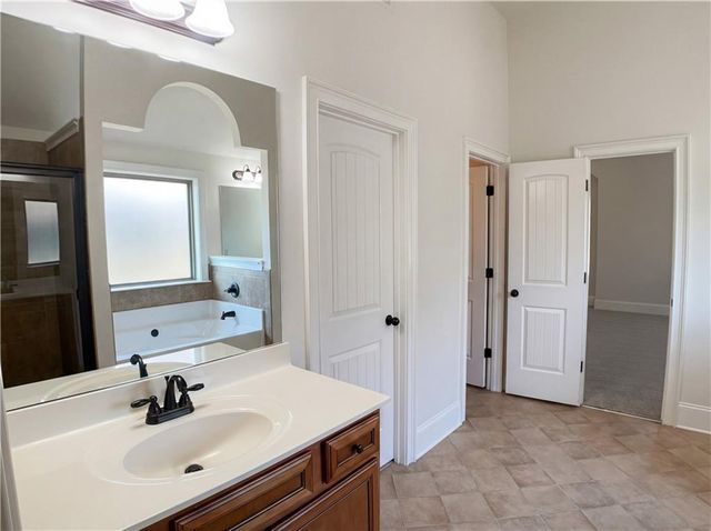 225 Lily Cove Drive, Loganville, GA 30052