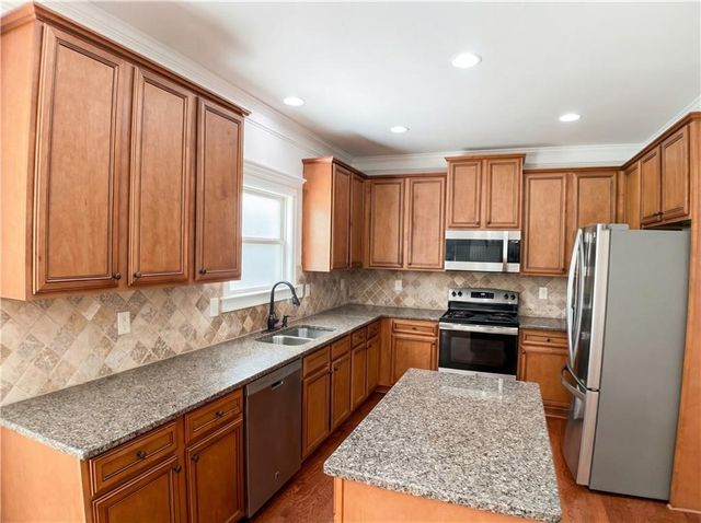 225 Lily Cove Drive, Loganville, GA 30052