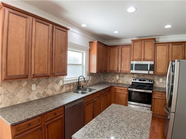 225 Lily Cove Drive, Loganville, GA 30052