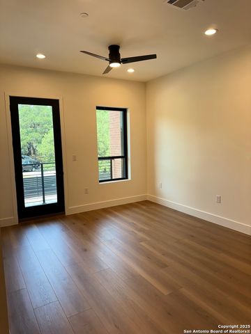 10899 S Hausman Rd 208, San Antonio, TX 78249