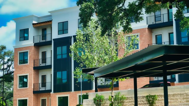 10899 S Hausman Rd 208, San Antonio, TX 78249
