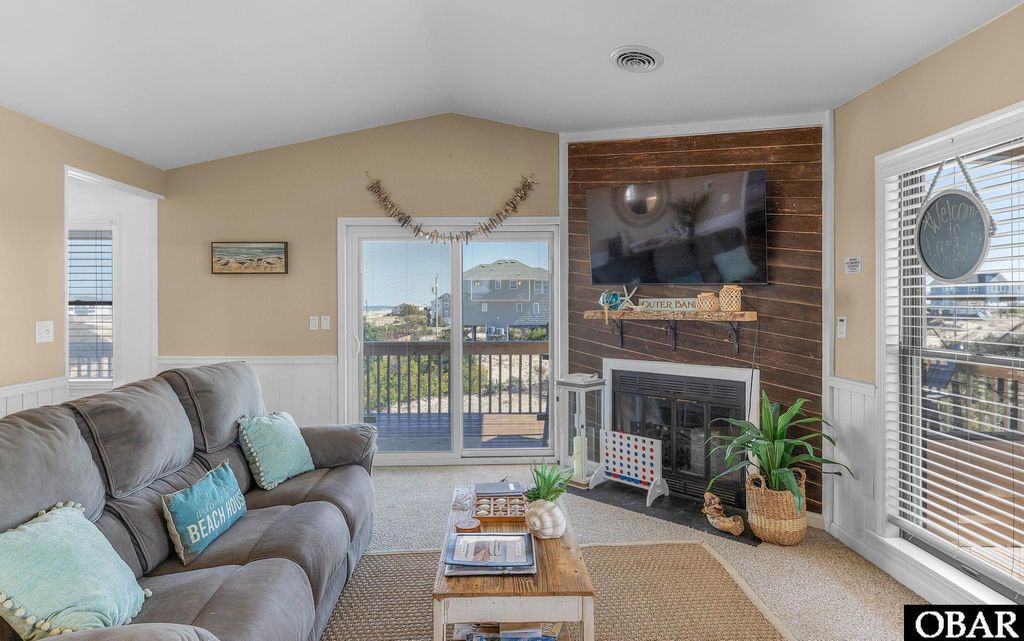 Image 7 of property listing at 1653 Midland Road Lot 2, Corolla, NC 27927