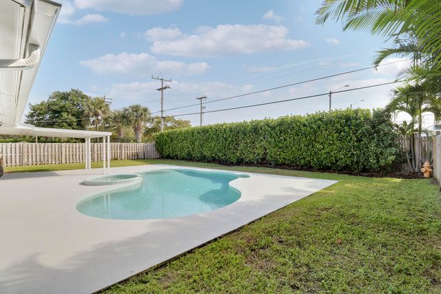 636 Eastwind Drive, North Palm Beach, FL 33408