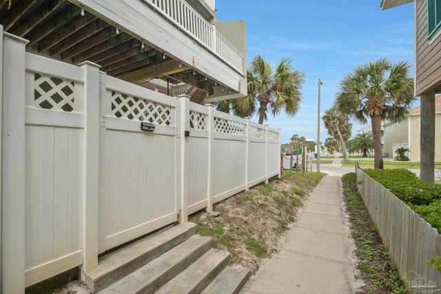 1724 Calle Bonita, Pensacola Beach, FL 32561