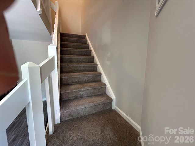 6466 Windsor Gate Lane, Charlotte, NC 28215