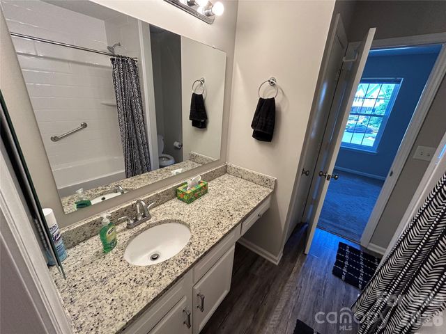6466 Windsor Gate Lane, Charlotte, NC 28215