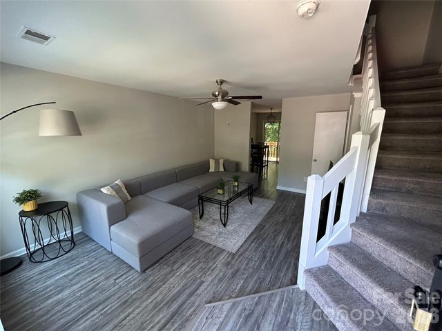 6466 Windsor Gate Lane, Charlotte, NC 28215