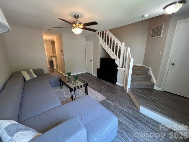 6466 Windsor Gate Lane, Charlotte, NC 28215