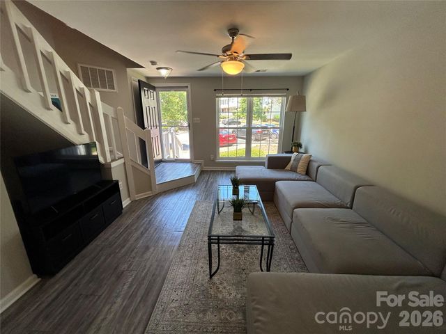 6466 Windsor Gate Lane, Charlotte, NC 28215