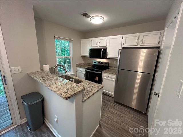6466 Windsor Gate Lane, Charlotte, NC 28215