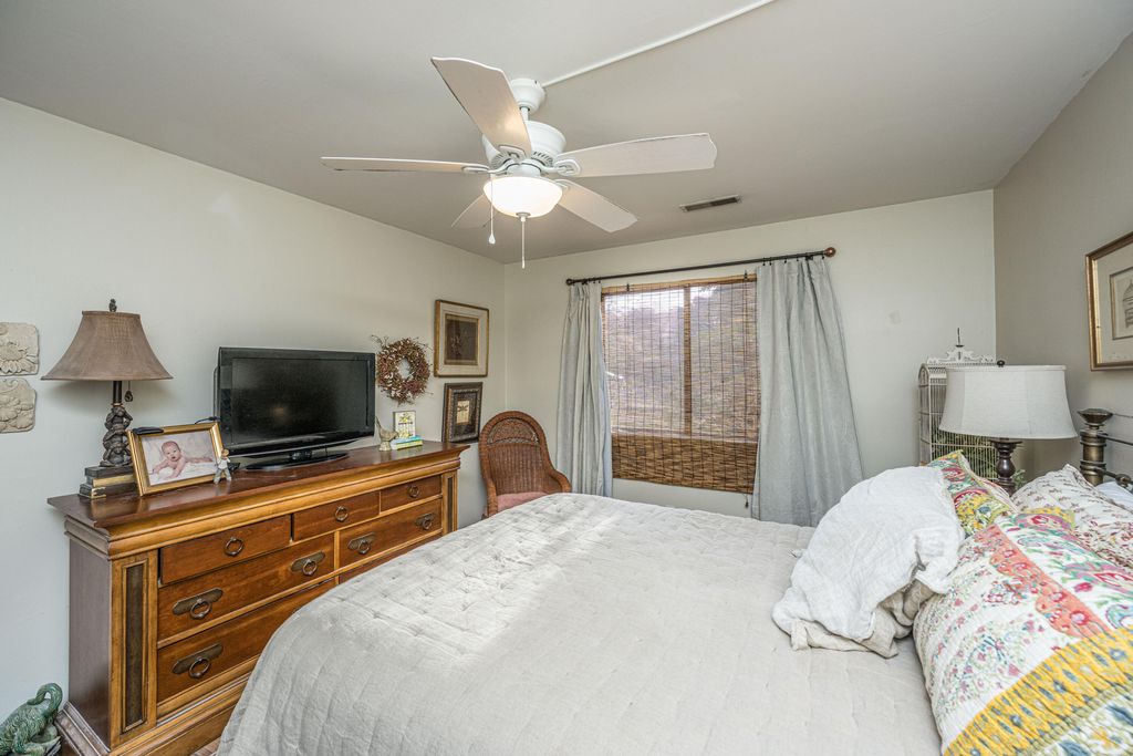 Image 18 of property listing at 2770 Jobee Drive Drive 1, Charleston, SC 29414