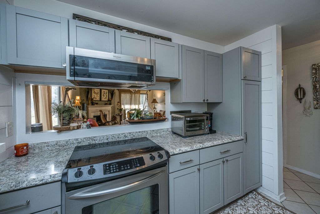 Image 7 of property listing at 2770 Jobee Drive Drive 1, Charleston, SC 29414