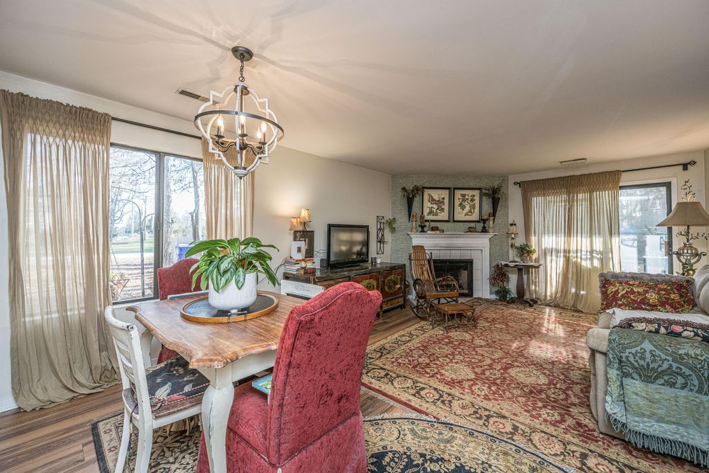 Image 9 of property listing at 2770 Jobee Drive Drive 1, Charleston, SC 29414