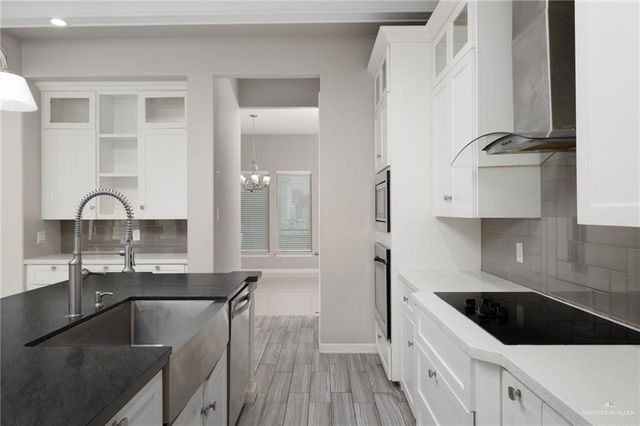 2306 W Holland Avenue, Edinburg, TX 78539