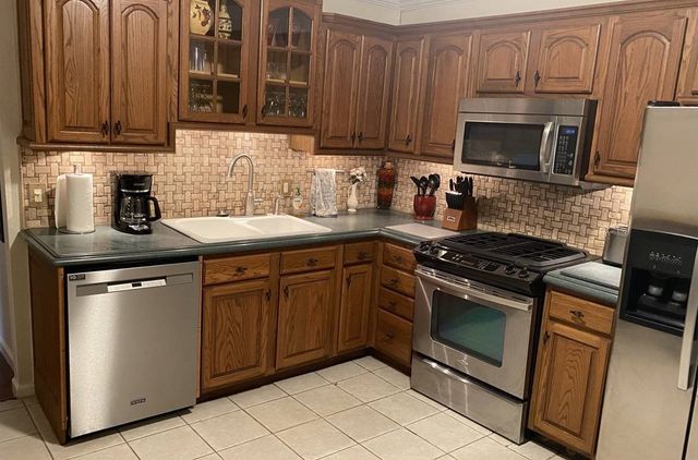 1218 N Center Street, Arlington, TX 76011